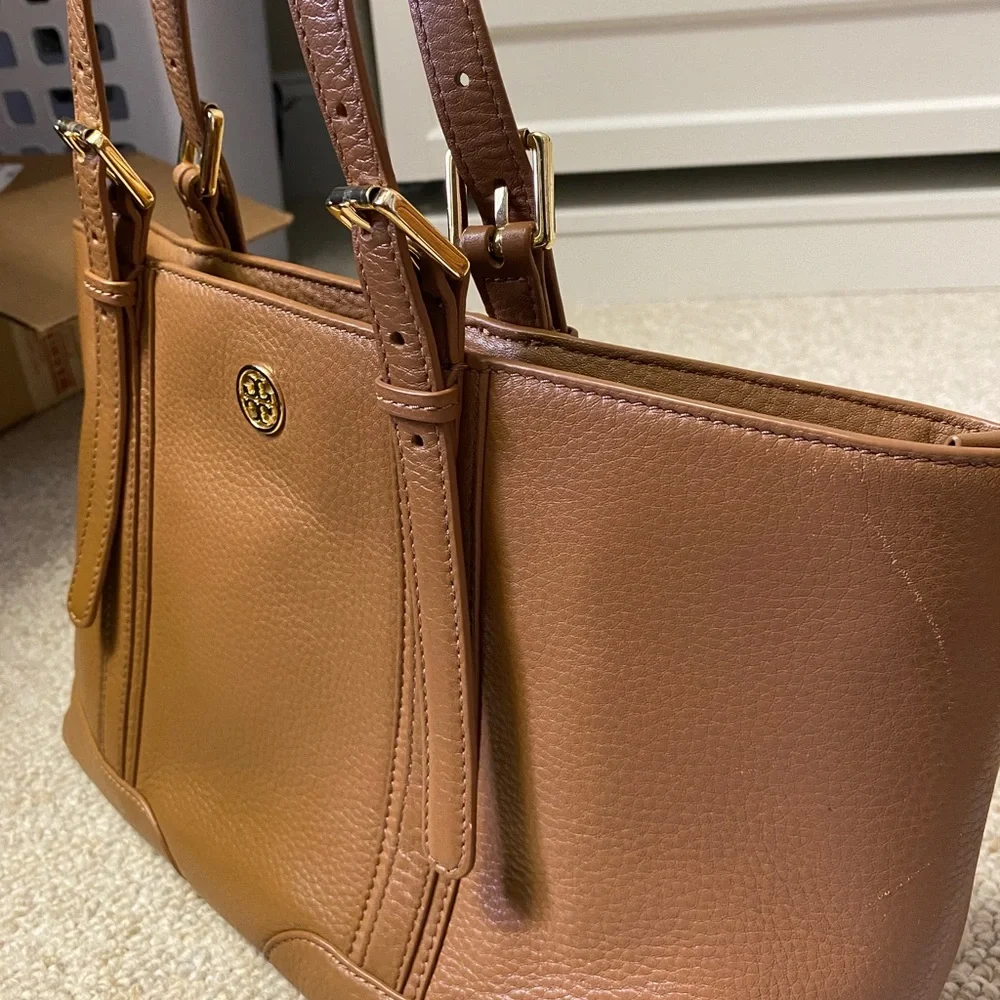 Tory Burch Bag - Picture 3 of 9
